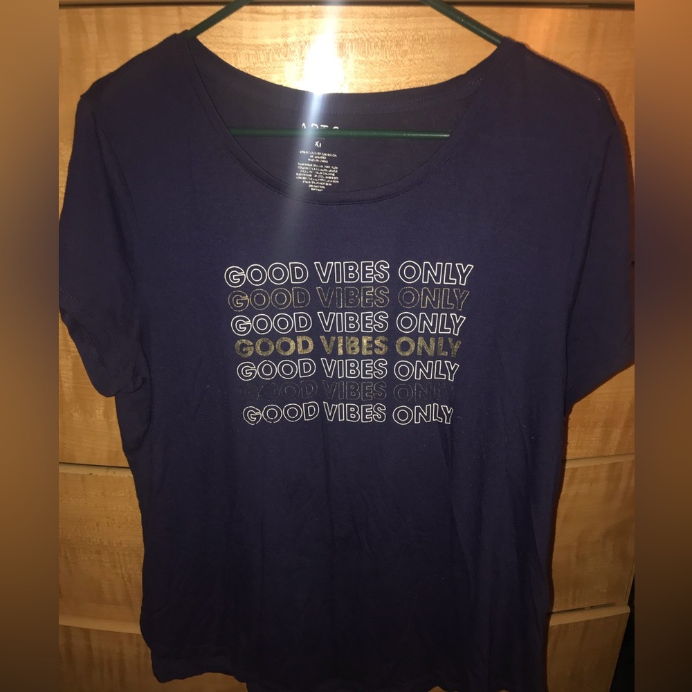 Good Vibes Only Navy Graphic Tee - Women size 12